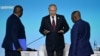RUSIA – Președintele rus Vladimir Putin (C) participă la sesiunea plenară a celui de-al doilea summit Rusia-Africa de la Sankt Petersburg. 27 iulie 2023.
