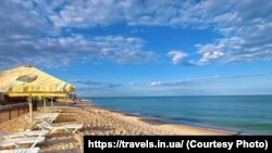 Курорт Кирилівка на узбережжі Азовського моря в Запорізькій області 