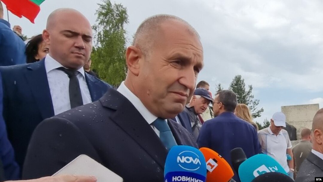 Румен Радев участва в събота в церемонията по честването на 146-годишнината от Шипченската епопея на връх Шипка.