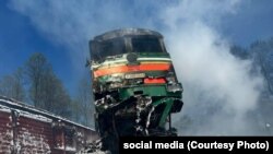 Білоруський локомотив, підірваний нібито так званими «рейковими партизанами» на території Брянської області Росії, 1 травня 2023 року 