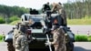 Українські військові проводять технічне обслуговування танка Leopard, фото ілюстративне
