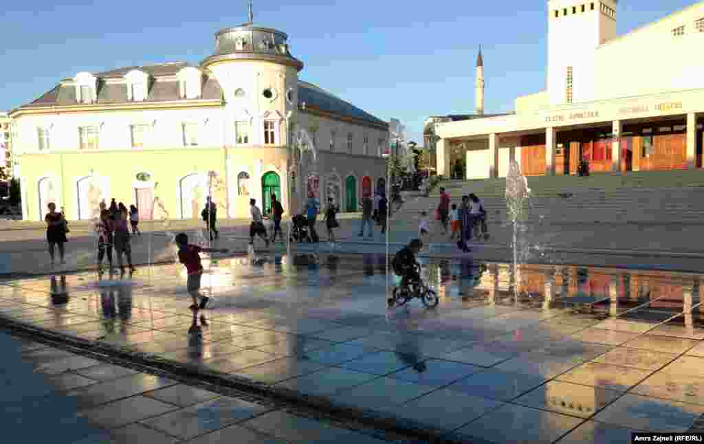 Kosovo - Vreli dani u Prištini, 22. juli 2013. Foto: RSE / Amra Zejneli