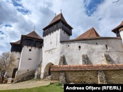 Satul Viscri și Cetatea Viscri sunt printre atracțiile turistice din județul Brașov, mai ales după ce prințul Charles a cumpărat una din casele din sat