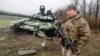 Украински власти: Руските сили пукале кон автобус со цивили, седум загинати