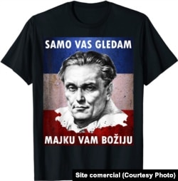 Tricouri cu figura lui Tito și avertismentul „Sunt cu ochii pe viu, mama voastră...”