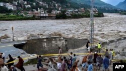Galerie FOTO | Inundațiile din Pakistan, sute de morți și mii de case distruse. „O catastrofă climatică gravă!”