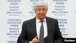 Колишній генеральний прокурор України Віктор Шокін просить Вищий адміністративний суд визнати незаконними й скасувати рішення щодо його звільнення і поновити його на посаді генпрокурора