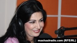 نغمه د مشال راډیو په سټوډیو کې