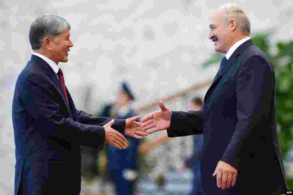 Алмазбек Атамбаев и&nbsp;Александр Лукашенко. 