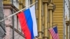 За словами Захарової, держави, які оголошуються недружніми, не можуть набирати серед громадян Росії співробітників для своїх дипломатичних і консульських місій