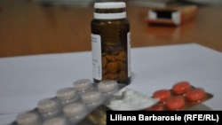 Tratamentul cu Ronapreve și Regkirona se utilizează în stadiile timpurii ale infecției și este pe bază de anticorpi monoclonali antivirali (imaginea este generică)