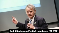 Qırımtatar halqınıñ lideri, Ukraina halq deputatı Mustafa Cemilev