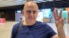 Jurnalistul Vladislav Iesipenko, în drum spre Praga, după eliberarea din detenție, în Crimeea, pe 20 iunie 2025 