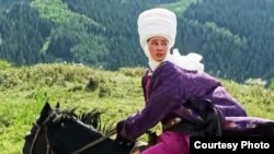 Кадр из фильма "Курманжан Датка". 