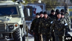 УКраинан эскарер салтий бу Оьрсийчоьнан тIеман ницкъаша гоне лаьцначу Украинан тIеман базина уллехь богIуш, Симферополна уллера Перевальное, 17Заз2014