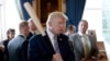 Президент США Дональд Трамп із бейсбольною битою (архівна світлина) 
