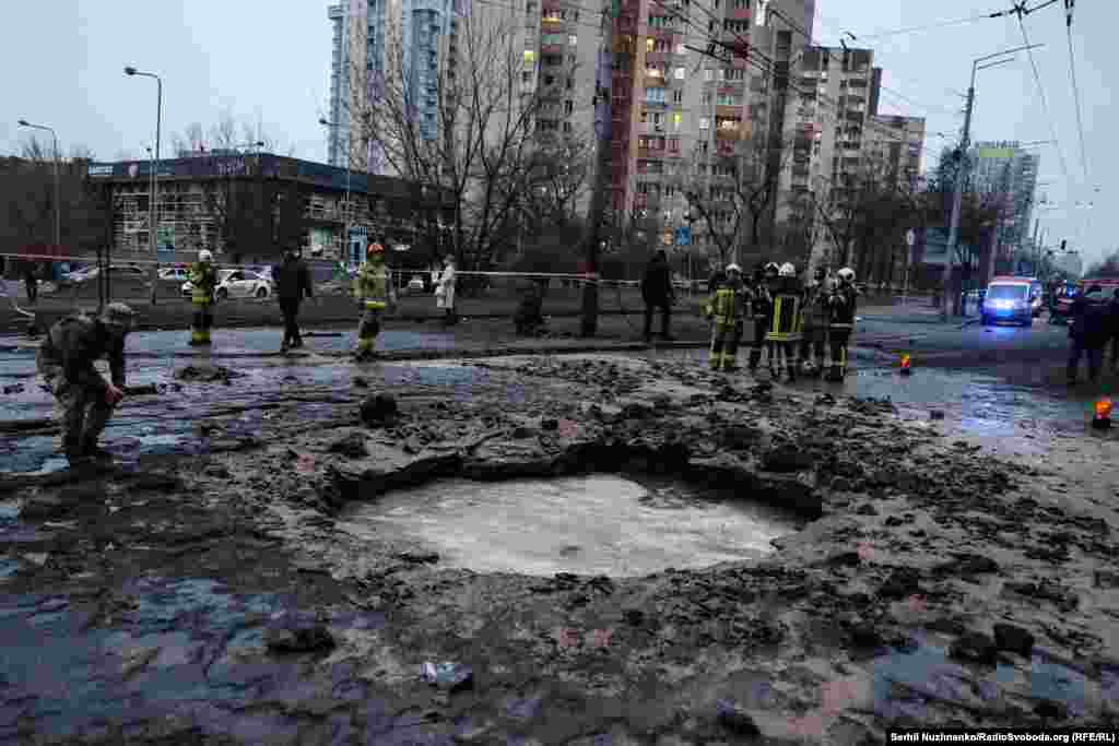 Узрывіна на&nbsp;месцы расейскай атакі каля станцыі мэтро &laquo;Лук&rsquo;янаўская&raquo; ў&nbsp;Кіеве, 18&nbsp;студзеня 2025&nbsp;