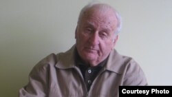 Писатель Владимир Ванеев