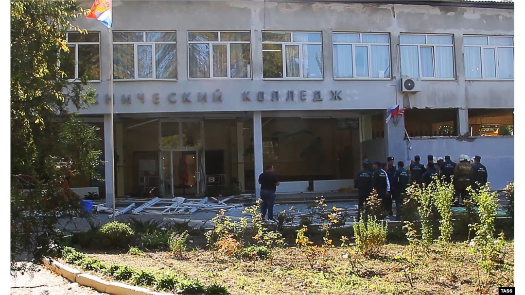 Паніка і страх. Подробиці вибуху в окупованій Керчі (фоторепортаж)