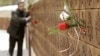 Катында курман болгондордун аттары чегерилип жасалган мемориалдык дубал