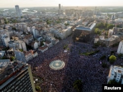 Protestul anti-guvernamental de la Belgrad a aduna aproximativ 140.000 de oameni.