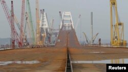 Будівництво Росією Керченського мосту, грудень 2017 року 