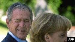 Američki predsjednik George W. Bush i njemački kancelar Angela Merkel