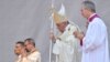 Arhiepiscopia de Alba se delimitează de preotul din Ditrău
