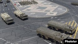 Հայաստան - Ռուսական արտադրության «Իսկանդեր» հրթիռային համալիրները Երևանի Հանրապետության հրապարակում զորահանդեսի ժամանակ, 21-ը սեպտեմբերի, 2016թ․