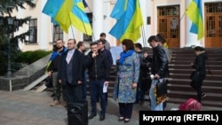 Kıyivde Tavriya milliy universitetiniñ açıluvına qoltutuv aktsiyası, 2016 senesi sentâbr. Arhiv fotoresimi
