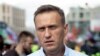 Російський опозиційний політик Олексій Навальний упродовж останніх років разом зі своєю командою зняв серію розслідувань про діяльність багатьох представників російської влади