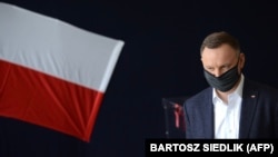 Președintele polonez Andrzej Duda este favorit în cursa pentru un nou mandat, însă la mică distanță de contracandidatul său, primarul Varșoviei.