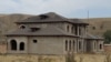 Бакиевдин уулуна тиешелүү делген "Ideal house" деп аталган жердеги үйлөр