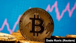 Символ біткоїна, фото ілюстративне