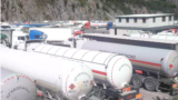 Վրաստան - Հայաստան հեղուկ գազ փոխադրող բեռնատարներ Կազբեկում, հուլիս, 2025թ.