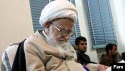 آیت‌الله لطف‌الله صافی گلپایگانی، از مراجع تقلید شیعیان،خواستار برخورد جدی با مسئولان برگزاری کنسرت در قم شد