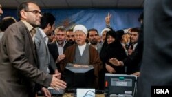 تصویری از ثبت نام هاشمی رفسنجانی در انتخابات ریاست جمهوری سال ۹۲