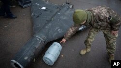 Російські військові регулярно з різних видів озброєння – ударними БпЛА, ракетами, КАБами, РСЗВ – атакують українські регіони (ілюстраційне фото)