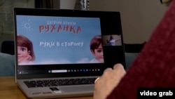 Irina Dubas, directoare de școală, predă în secret cursuri de limba ucraineană elevilor din teritoriile ocupate de Rusia.
