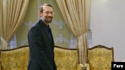 آقای لاریجانی می گوید که ایران دست از تعلیق غنی سازی بر نمی دارد.