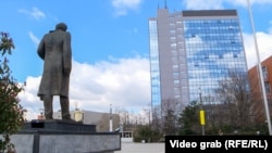 Pogled iz daljine na zgradu Vlade Kosova u Prištini, 16. jula 2025.