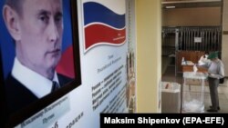 Під час дострокового голосування в Москві, 25 червня 2020 року