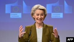 Planul cuprinde 66 de reforme și 111 investiții. Comisia va autoriza noi plăți cu condiția atingerii la nivel satisfăcător a jaloanelor și a țintelor stabilite în planul revizuit de redresare și reziliență al României.