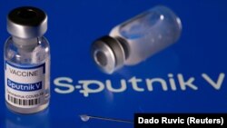 Фармацевтична компанія Dr Reddy's Laboratories заявила 13 квітня, що отримала дозвіл від індійського регулятора медичних препаратів на імпорт російської вакцини Sputnik V