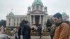14 хвилин мовчання: серби вшанували жертв трагедії на залізничному вокзалі Нового Саду