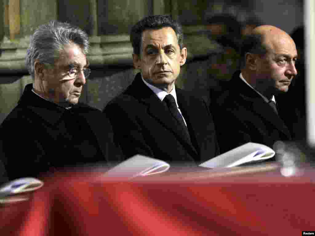 Austrijski predsjednik Heinz Fischer, francuski predsjednik Nicolas Sarkozy i rumunski predsjednik Traian Basescu na pogrebnoj ceremoniji, Hradčani, 23. decembar 2011.
